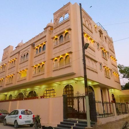 The Taj Vista Agra- Walking Distance To Taj Mahal Hotel Agra  Exterior photo