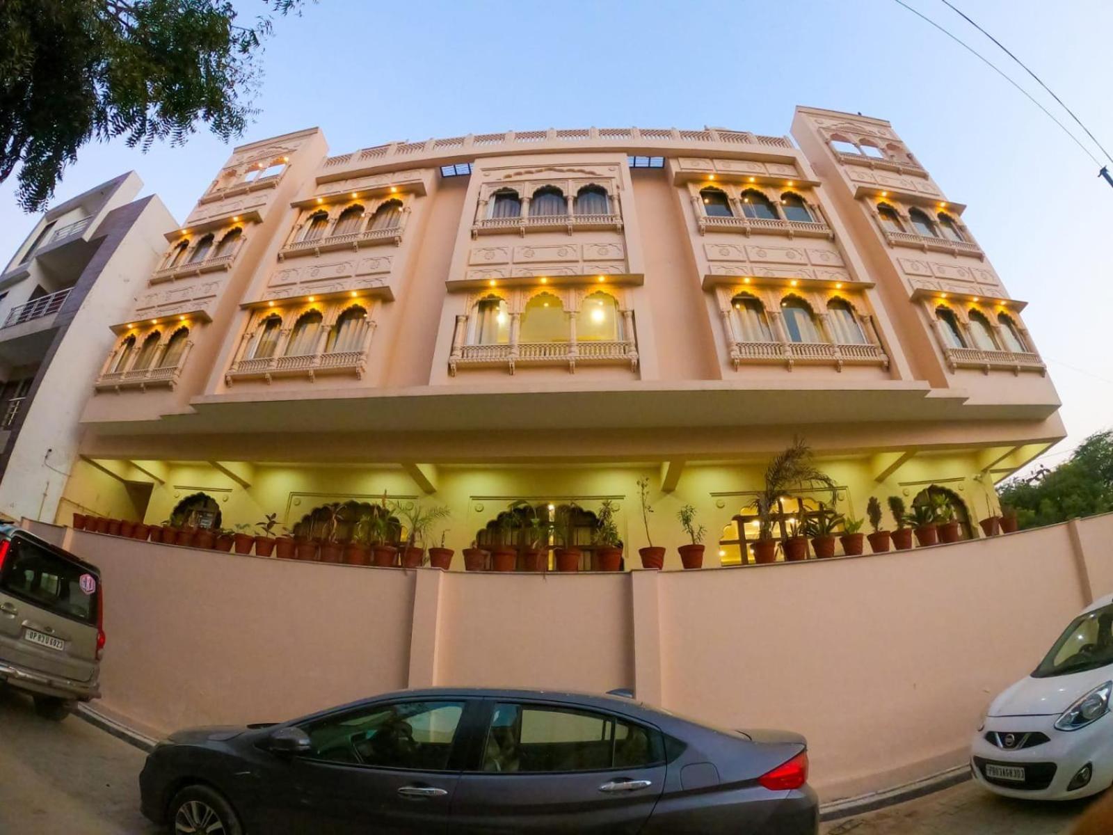 The Taj Vista Agra- Walking Distance To Taj Mahal Hotel Agra  Exterior photo