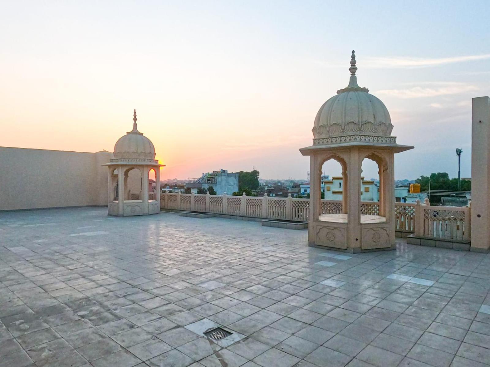 The Taj Vista Agra- Walking Distance To Taj Mahal Hotel Agra  Exterior photo