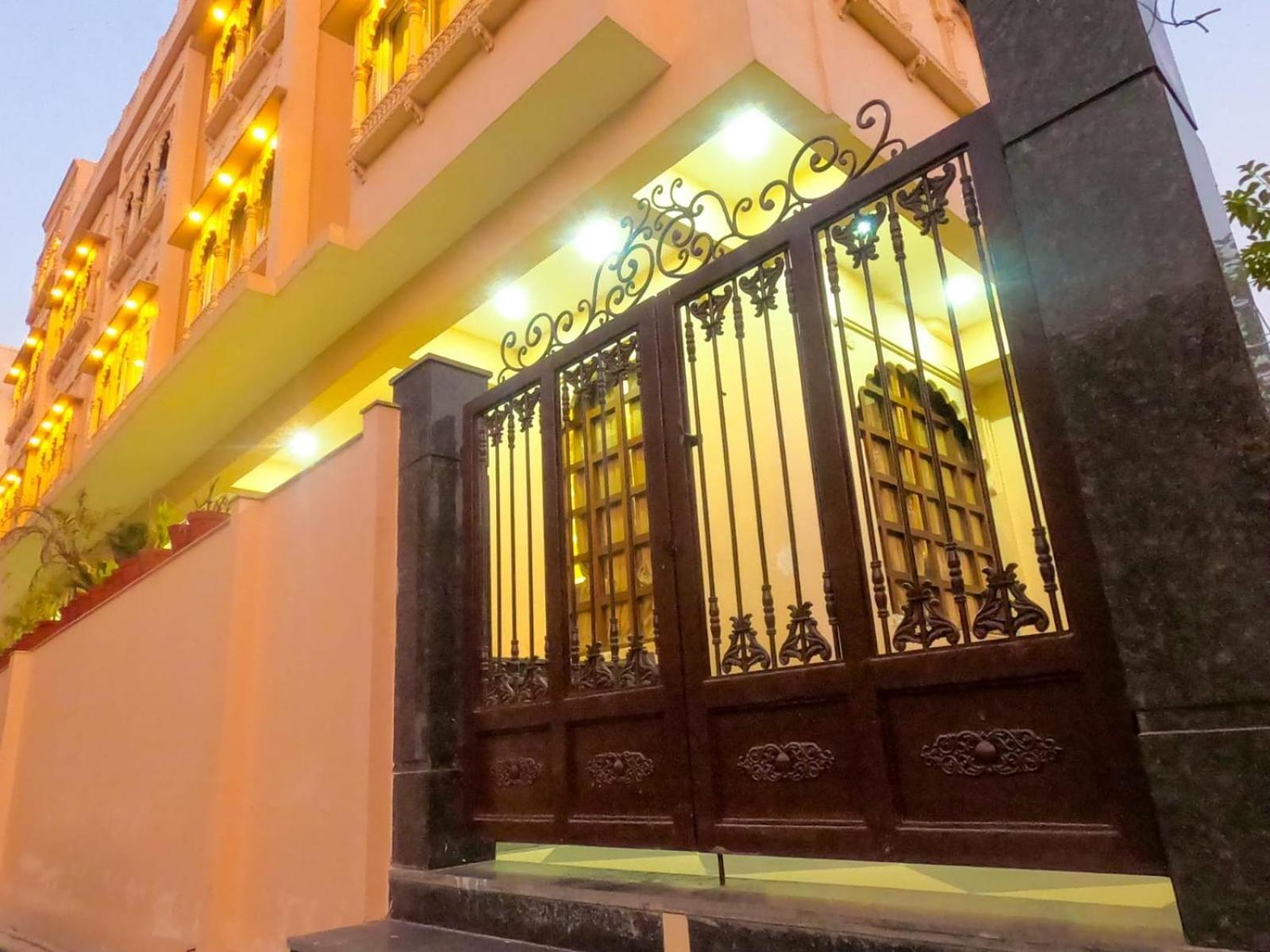 The Taj Vista Agra- Walking Distance To Taj Mahal Hotel Agra  Exterior photo