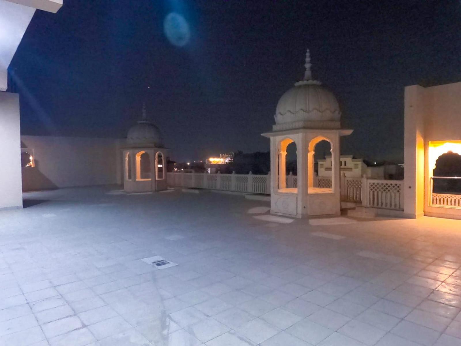 The Taj Vista Agra- Walking Distance To Taj Mahal Hotel Agra  Exterior photo